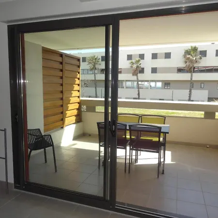Beau T2 Avec Loggia Et Parking A - Fr-1-472-113