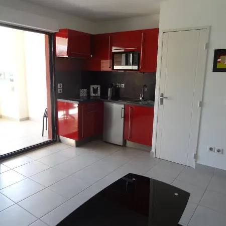 Beau T2 Avec Loggia Et Parking A - Fr-1-472-113 * Sète